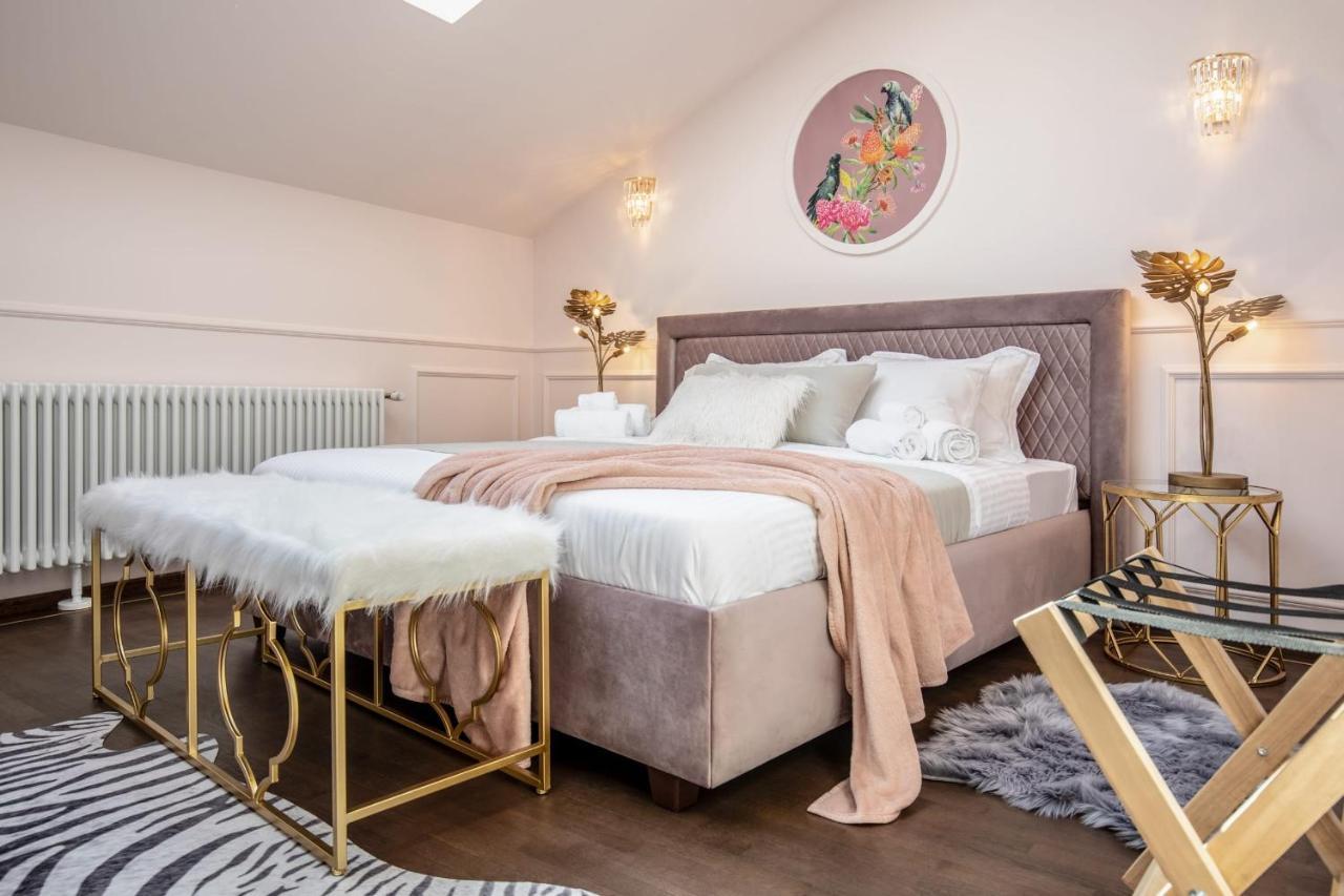 Holt Old Town Luxury Suites Bukurešť Exteriér fotografie