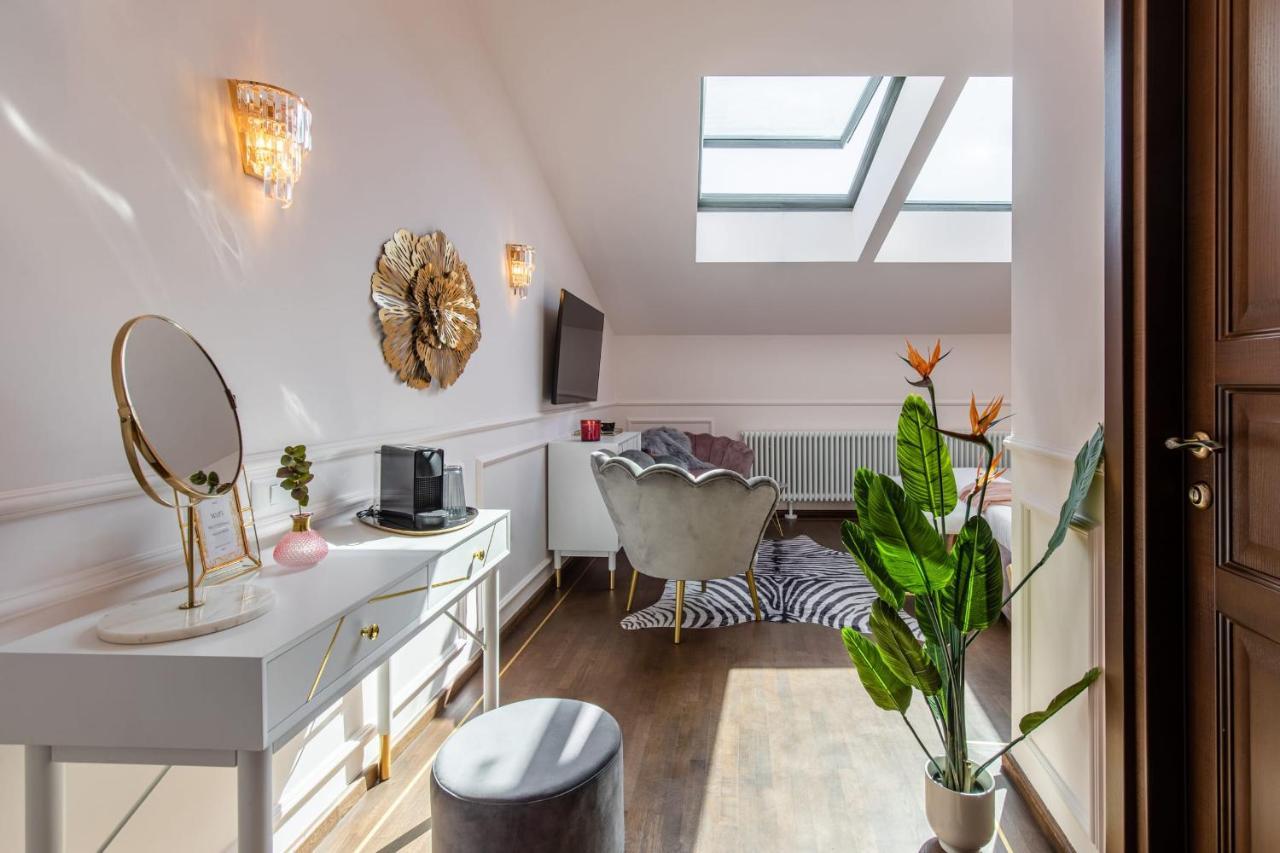 Holt Old Town Luxury Suites Bukurešť Exteriér fotografie