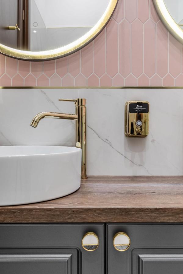 Holt Old Town Luxury Suites Bukurešť Exteriér fotografie