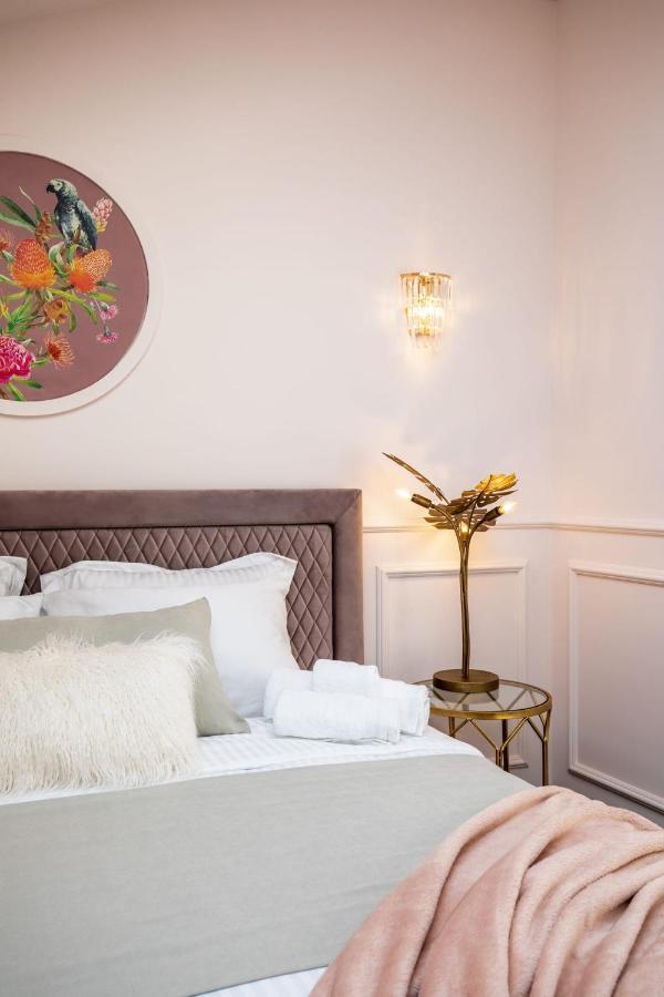 Holt Old Town Luxury Suites Bukurešť Exteriér fotografie